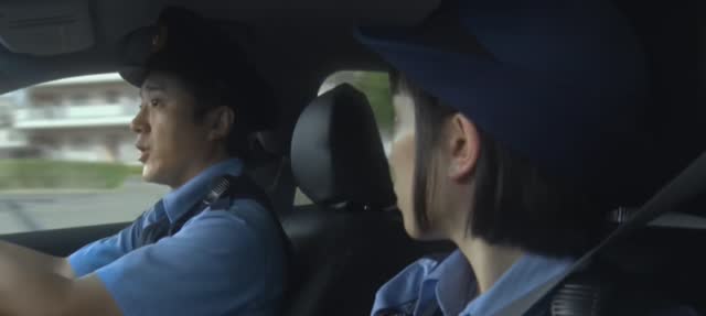 ハコヅメ~たたかう!交番女子 第1話 警车上:新指导员是"犯了事的王牌刑警" 剧照