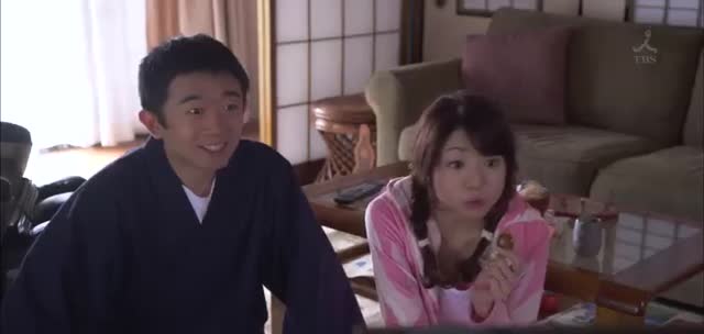 ごめんね青春 第6話 “一家人看电视，找不到老爸” 剧照