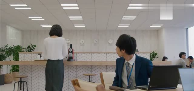 わたし、定時で帰ります 第9話 我陪你看电影吧 剧照