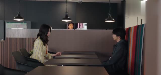 わたし、定時で帰ります 第4話 吾妻在打「免费加班」 剧照