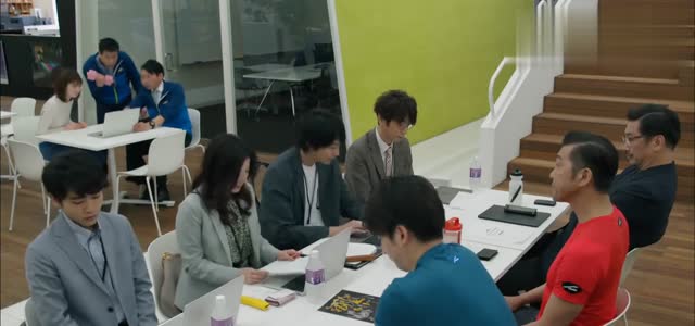 わたし、定時で帰ります 第3話 “你们是专业的” 剧照
